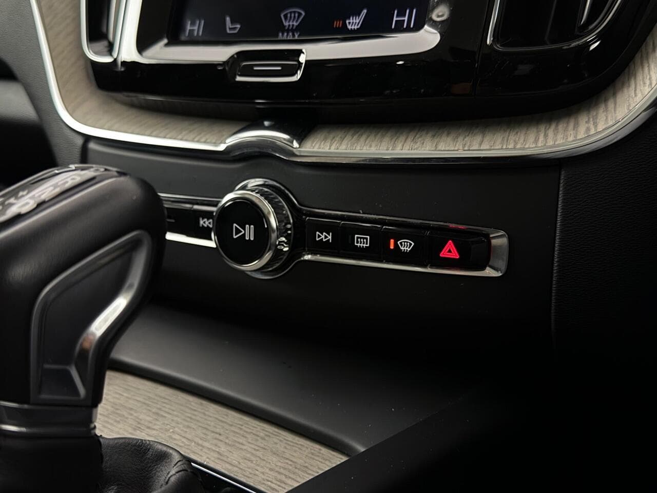 Volvo XC60 thumbnail Misc Controls