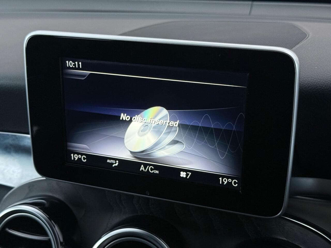 Mercedes-Benz GLC thumbnail Infotainment System