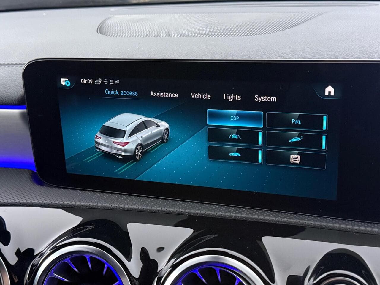 Mercedes-Benz CLA thumbnail Infotainment System