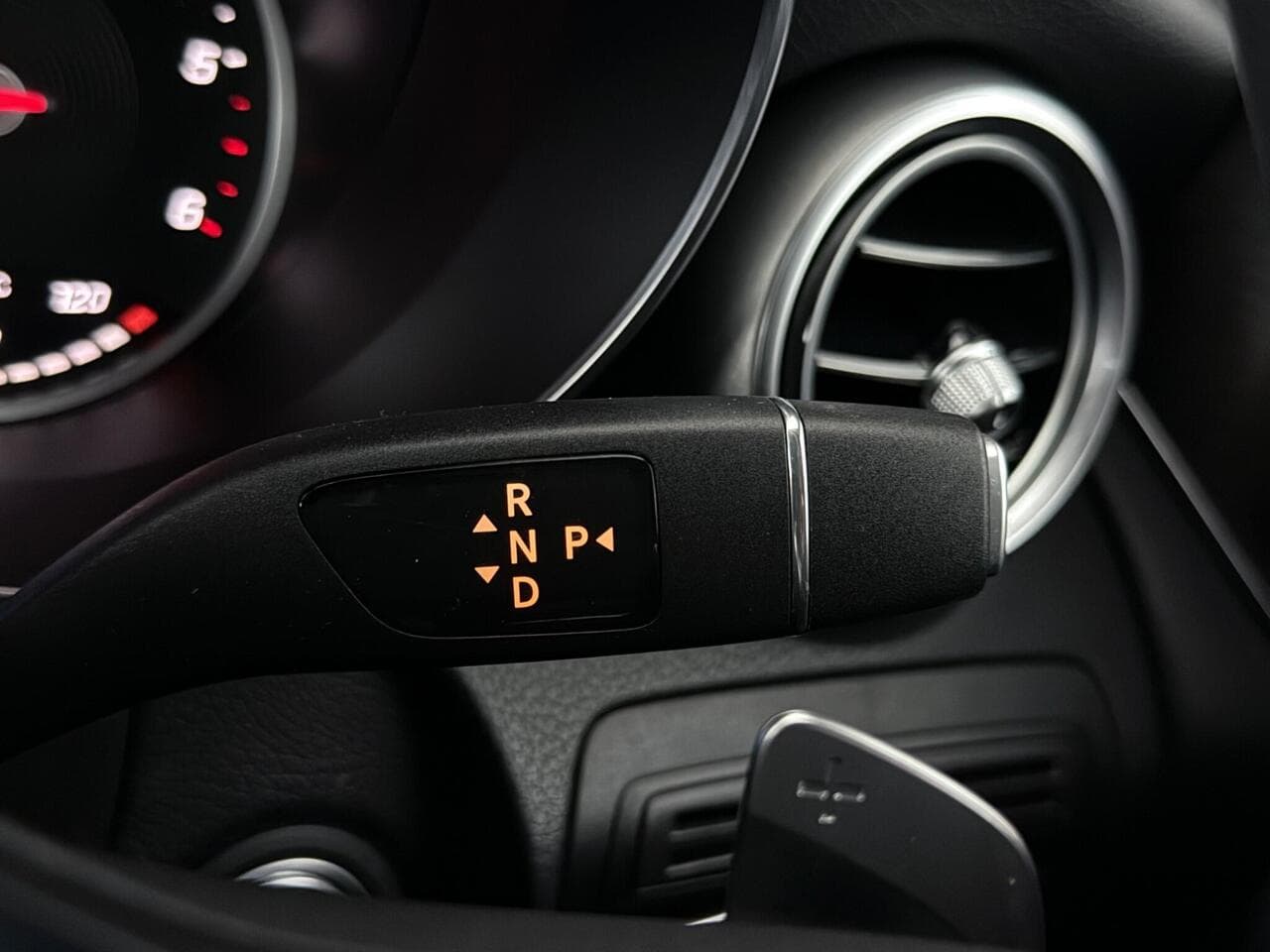 Mercedes-Benz GLC thumbnail Misc Controls