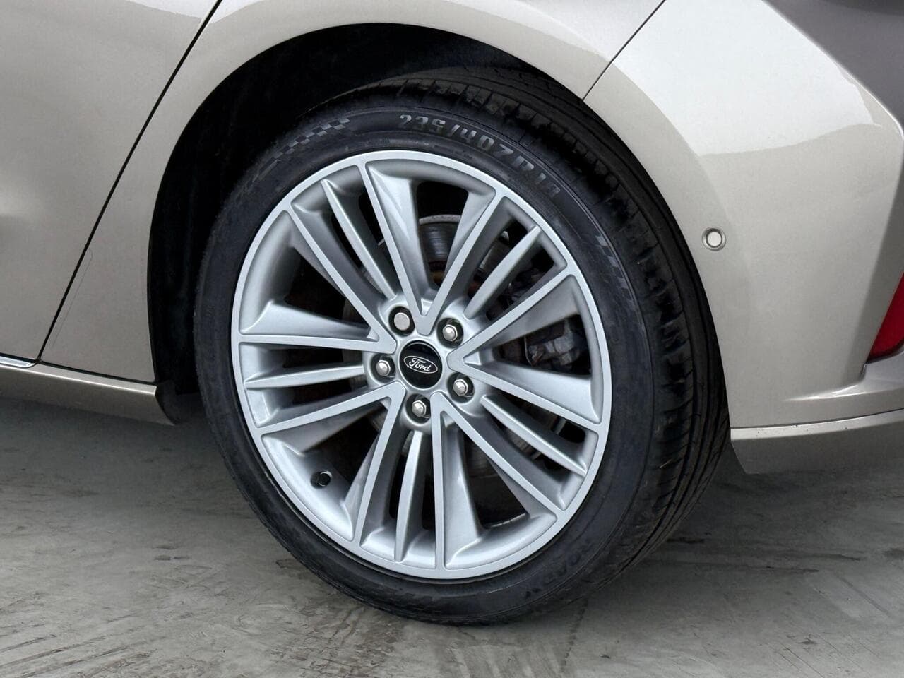 Ford Focus thumbnail Wheel