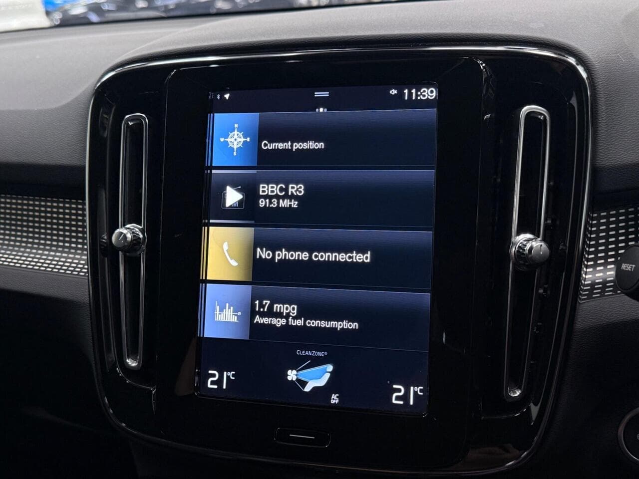 Volvo XC40 thumbnail Infotainment System