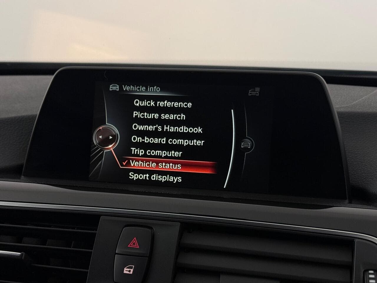 BMW 3 Series thumbnail Infotainment System