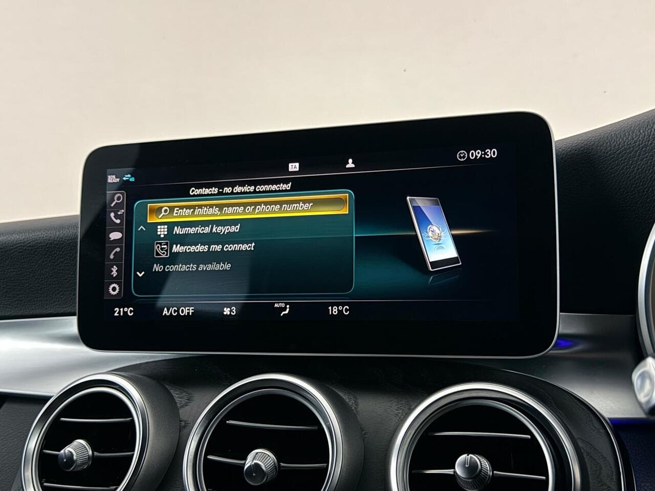 Mercedes-Benz C Class thumbnail Infotainment System