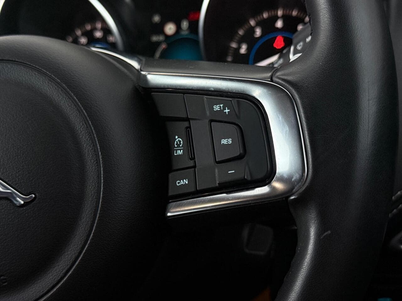 Jaguar XE thumbnail Misc Controls