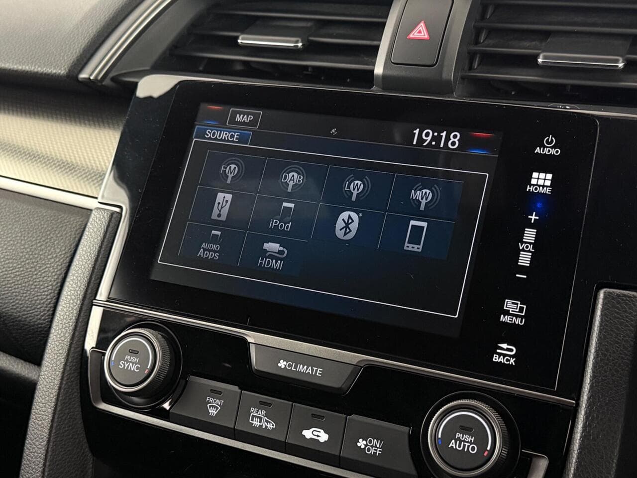Honda Civic thumbnail Infotainment System