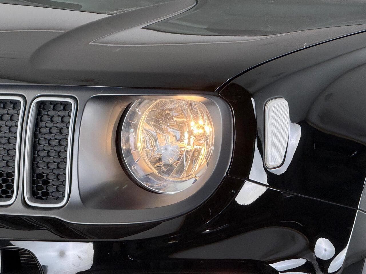 Jeep Renegade thumbnail Lights Front