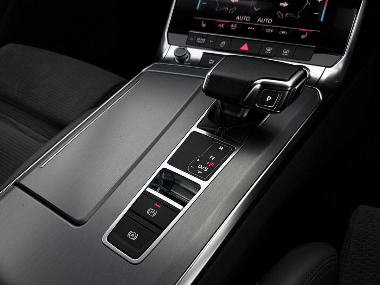 Audi A6 Saloon thumbnail Misc Controls
