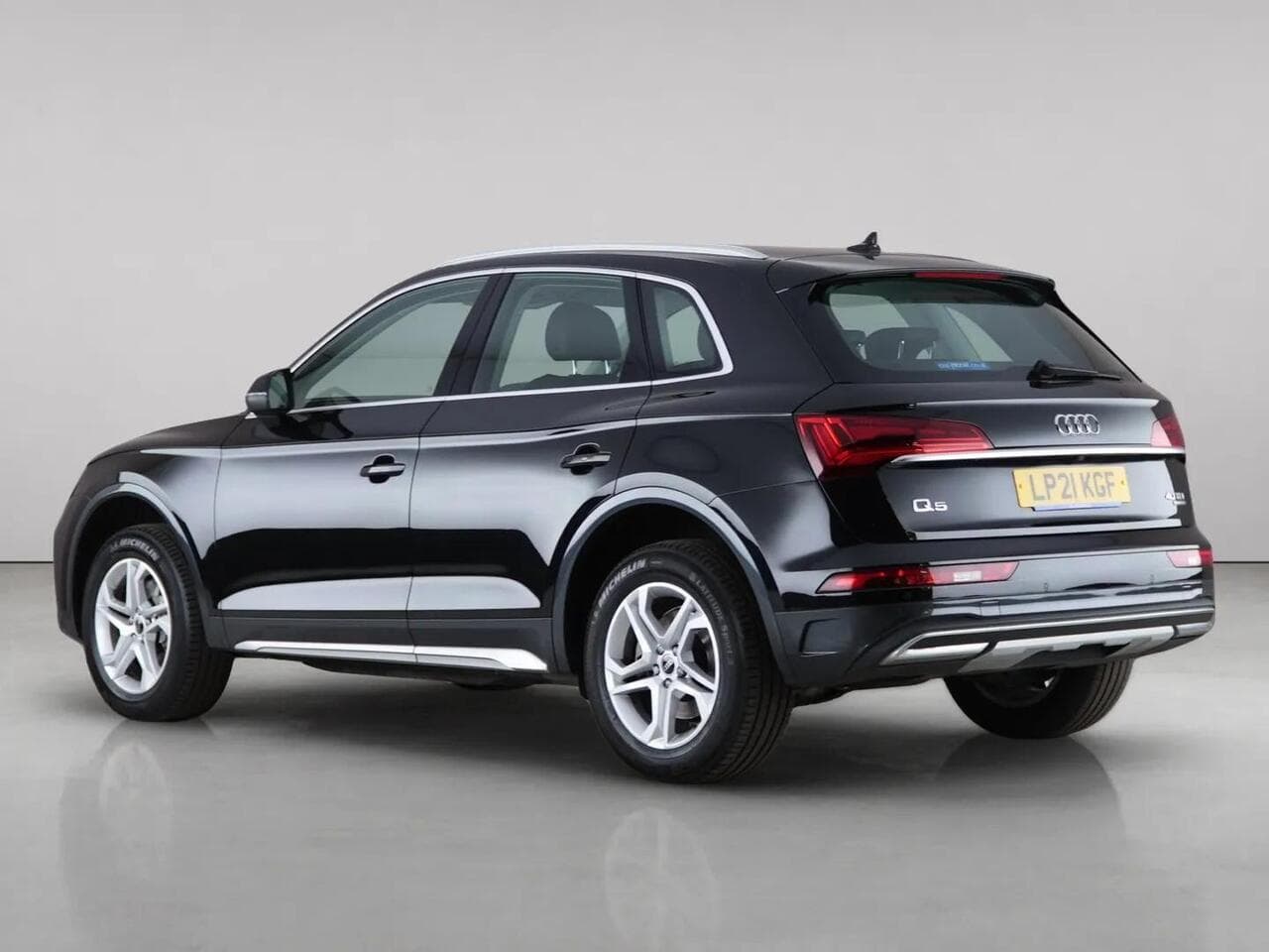 Audi Q5 thumbnail Rear Left