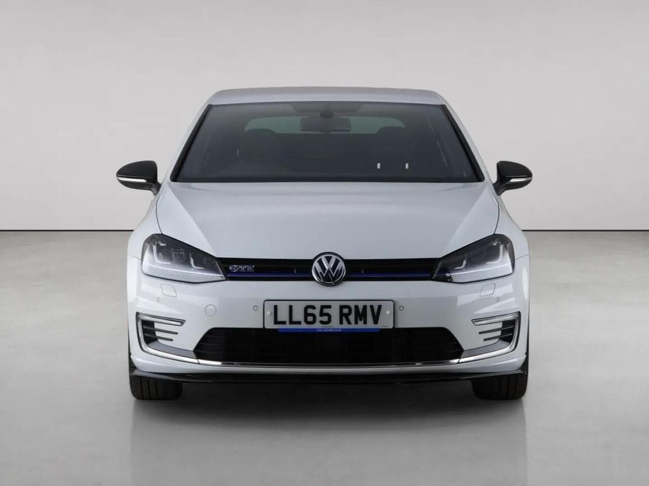 Volkswagen Golf thumbnail Front