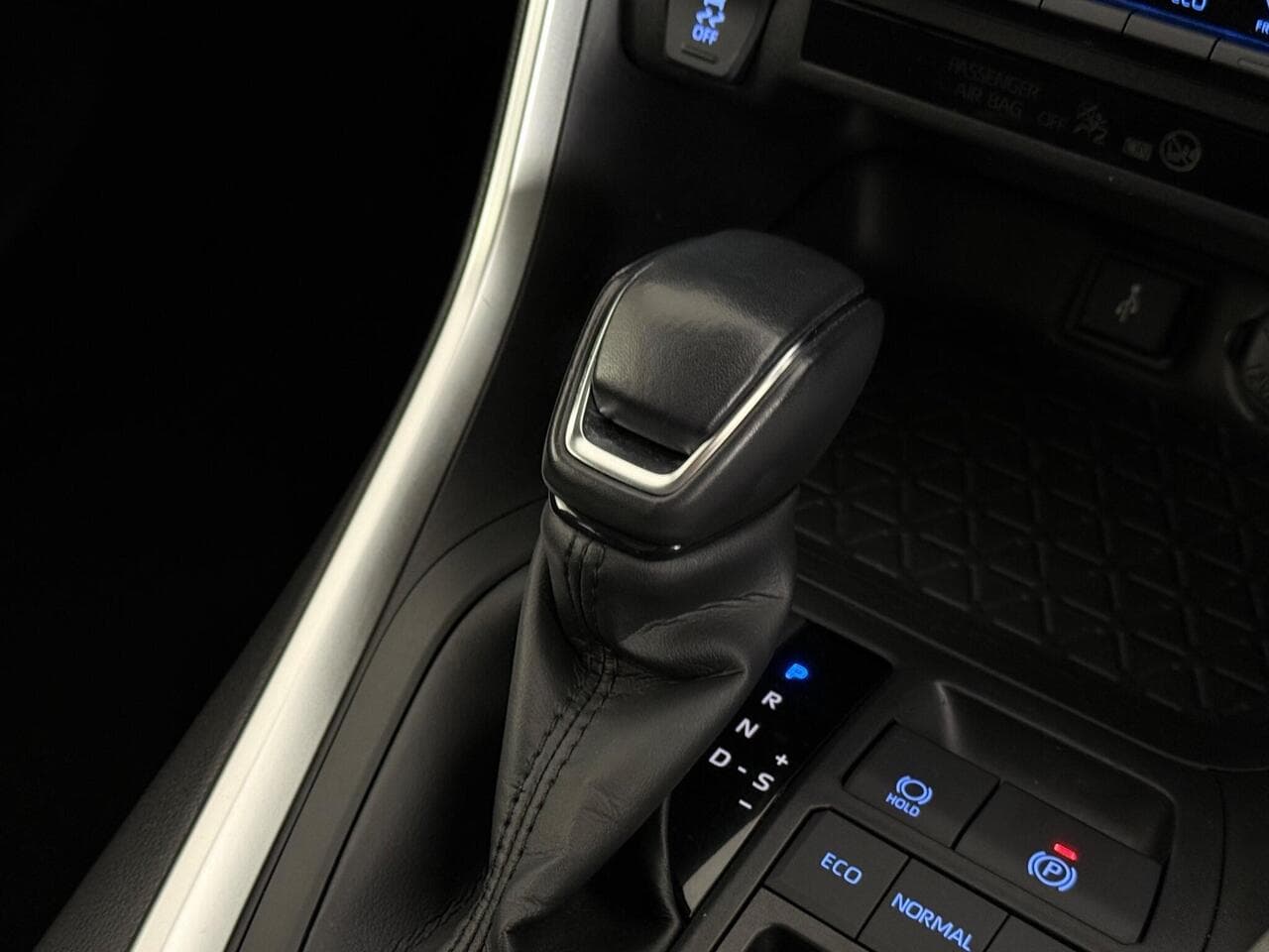 Toyota RAV4 thumbnail Misc Controls