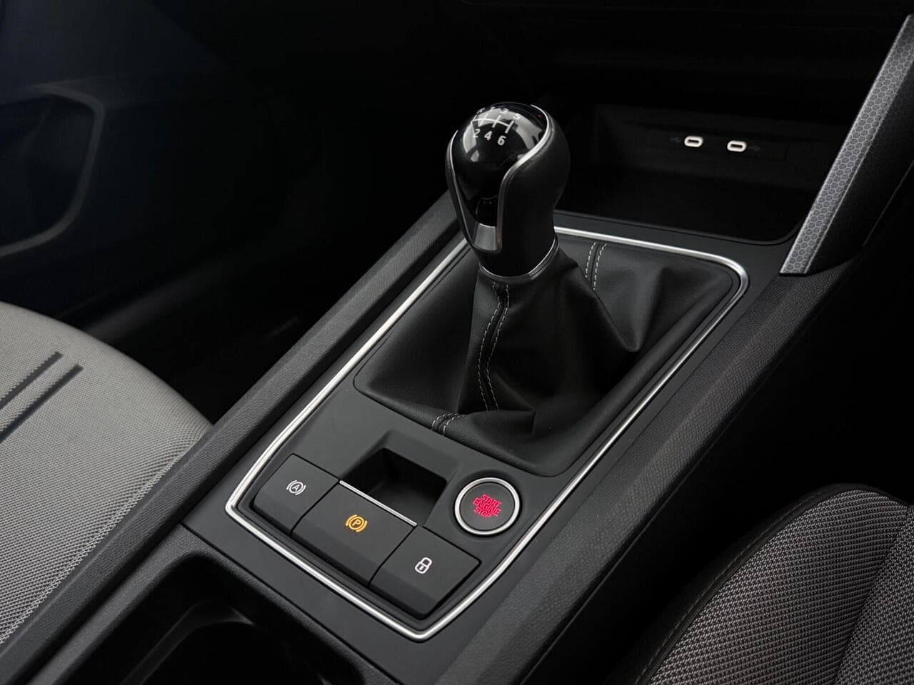 SEAT Leon thumbnail Interior Front