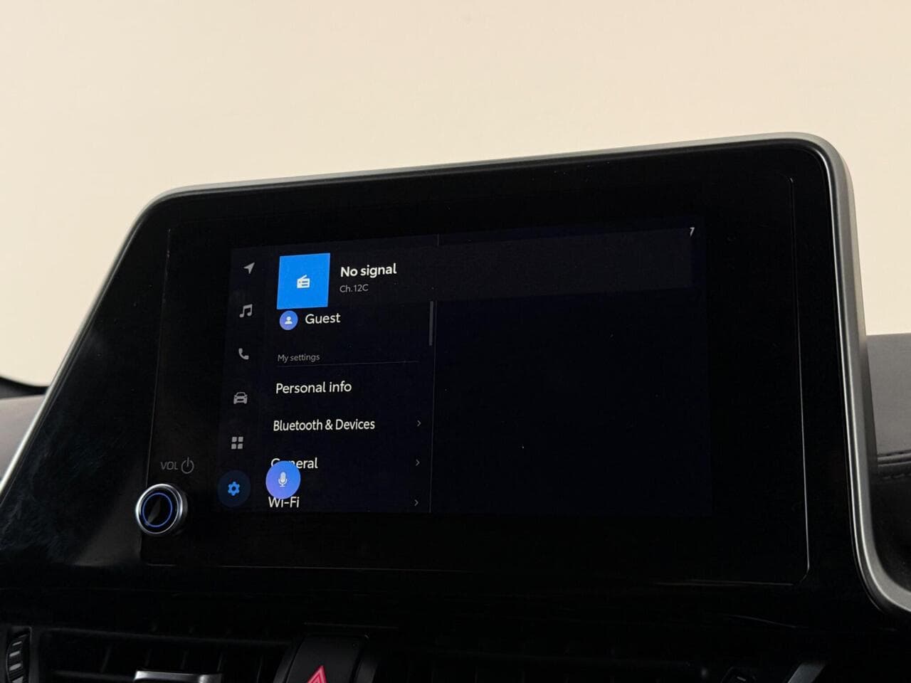Toyota C-HR thumbnail Infotainment System