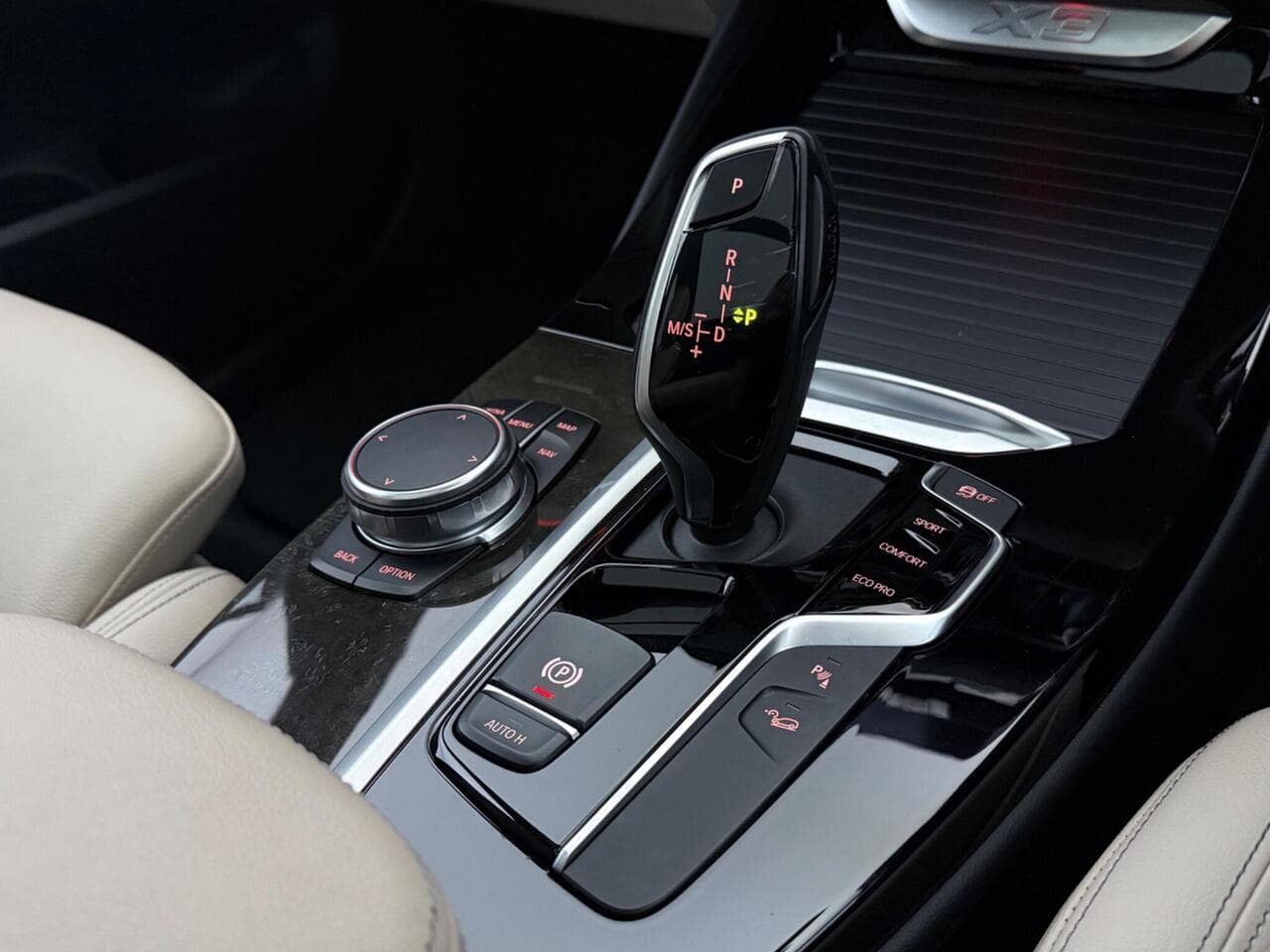 BMW X3 thumbnail Interior Front