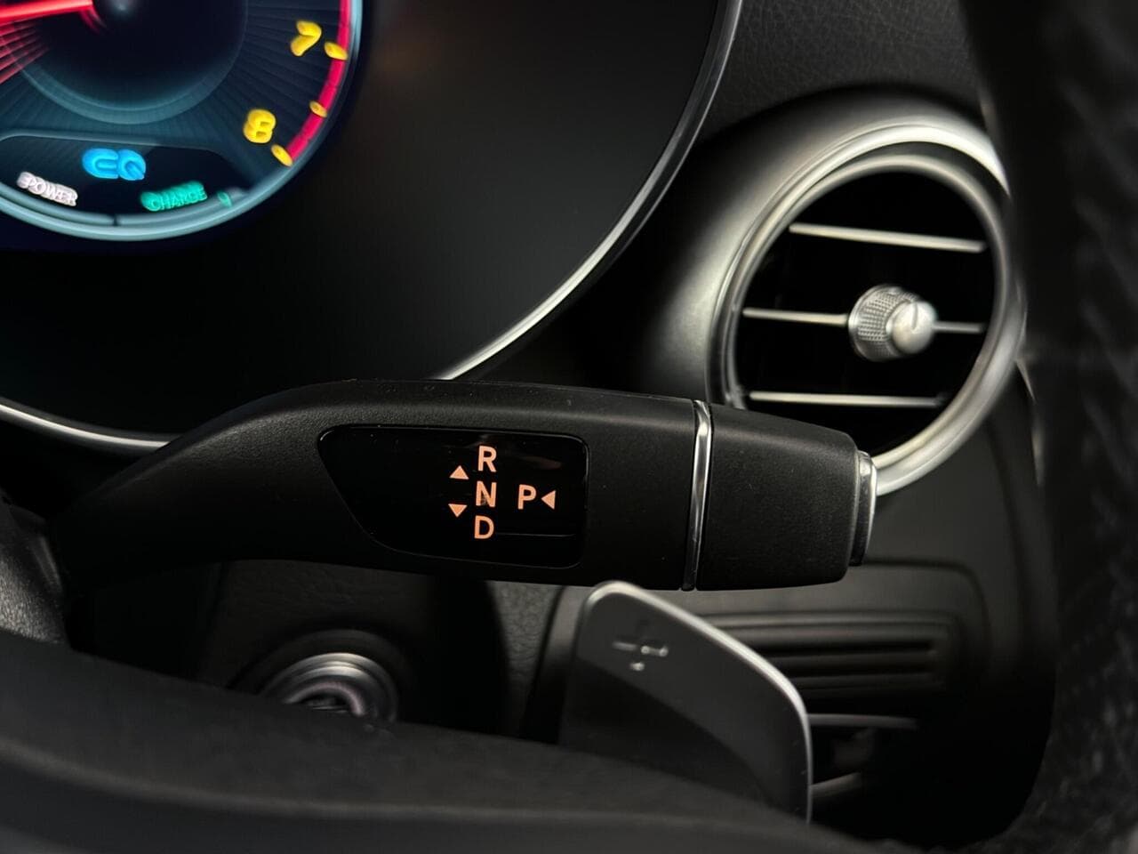 Mercedes-Benz GLC thumbnail Misc Controls