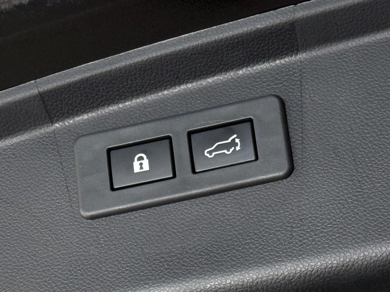 Subaru Outback thumbnail Misc Controls