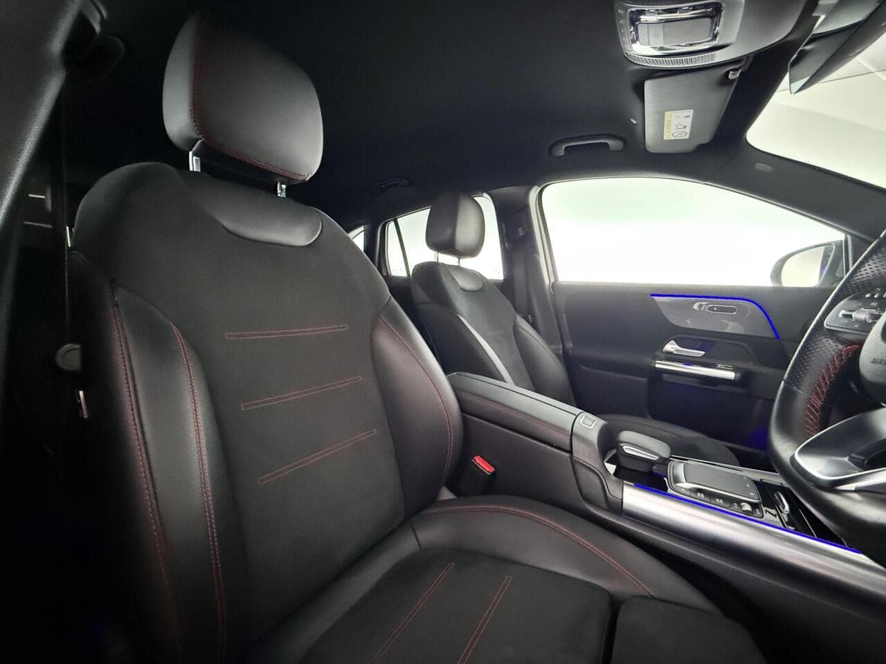 Mercedes-Benz GLA thumbnail Seat Driver