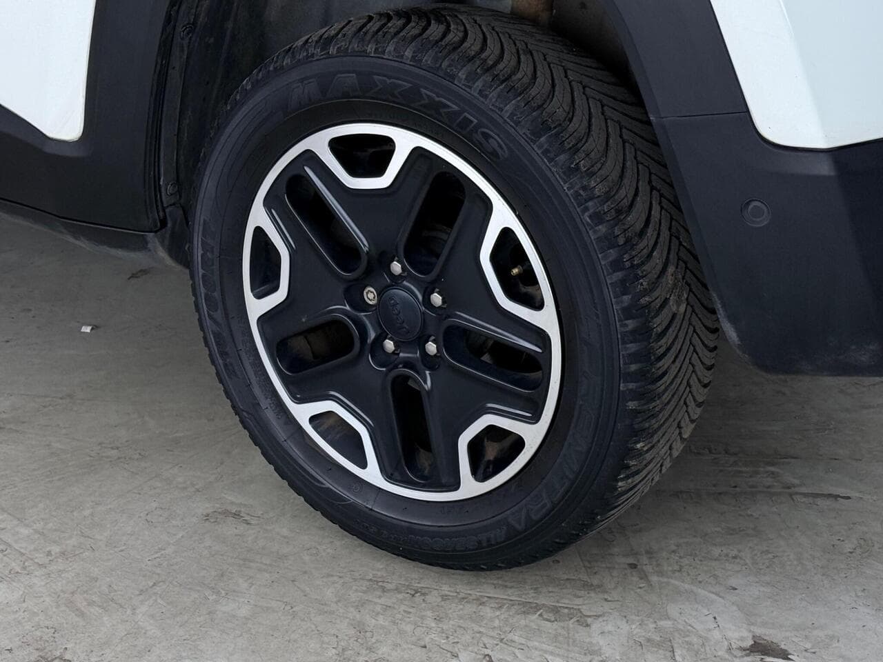 Jeep Renegade thumbnail Wheel