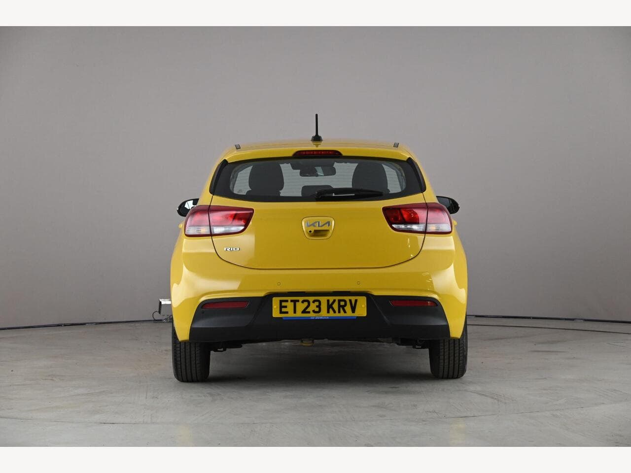 Kia Rio thumbnail Rear