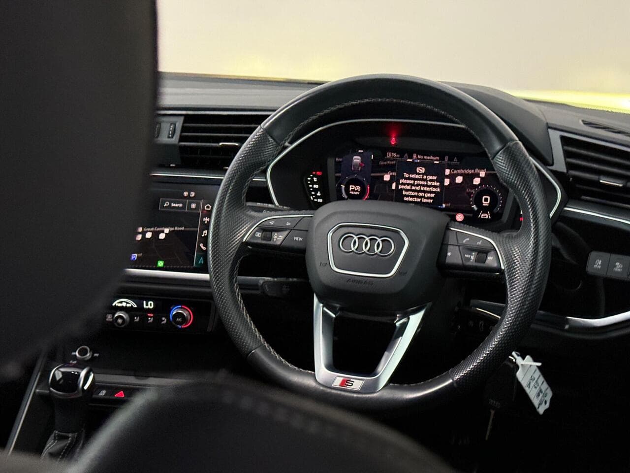 Audi Q3 thumbnail Steering Wheel