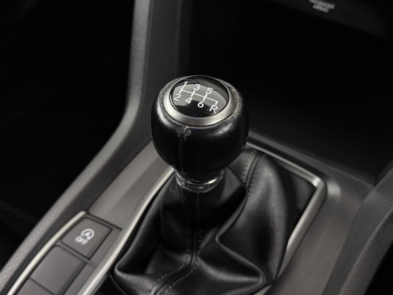 Honda Civic thumbnail Interior Front