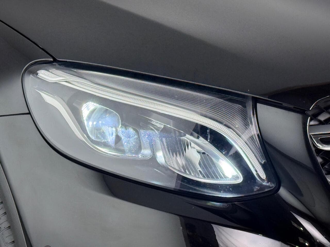 Mercedes-Benz GLC thumbnail Lights Front