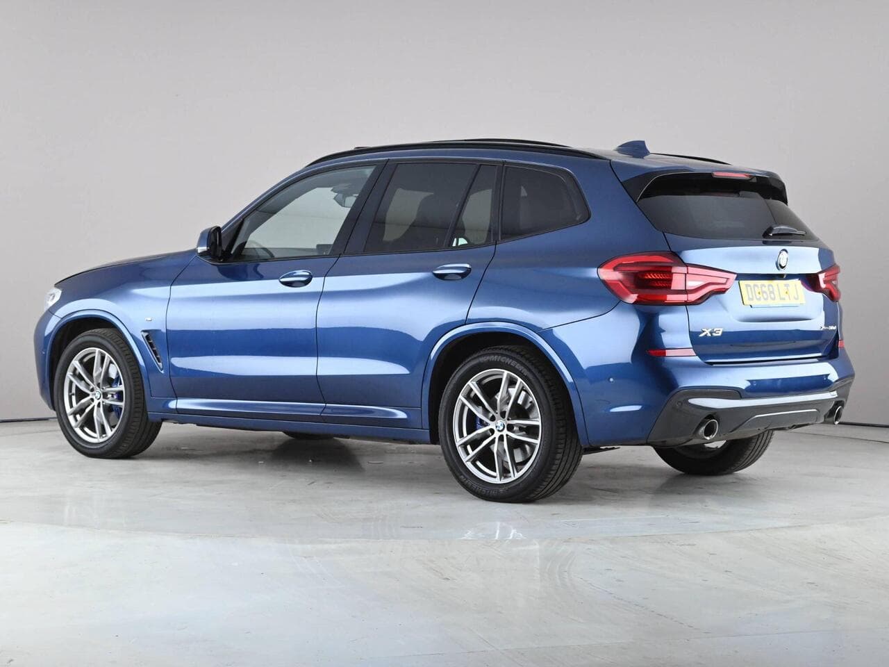 BMW X3 thumbnail Rear Left