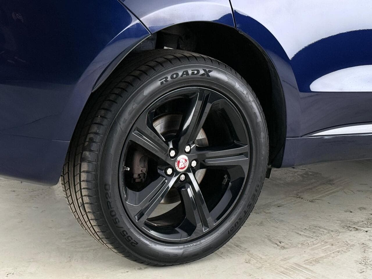 Jaguar F-PACE thumbnail Wheel