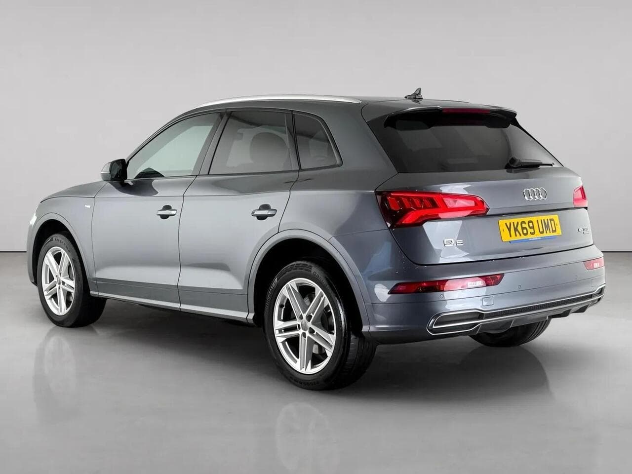 Audi Q5 thumbnail Rear Left