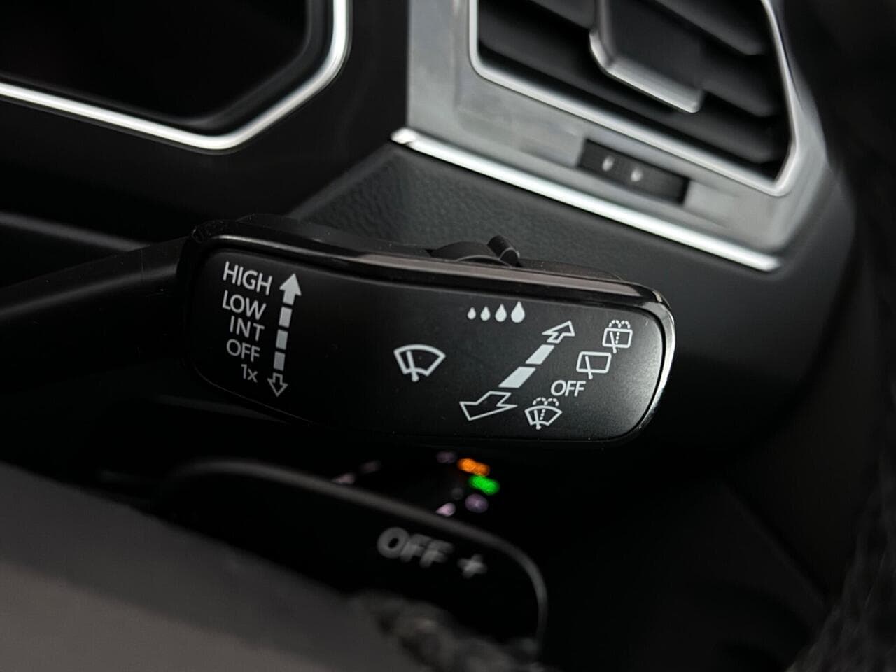 Volkswagen Tiguan thumbnail Misc Controls