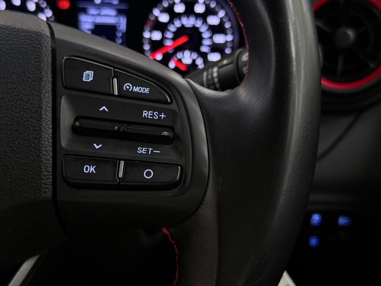 Hyundai i10 thumbnail Misc Controls
