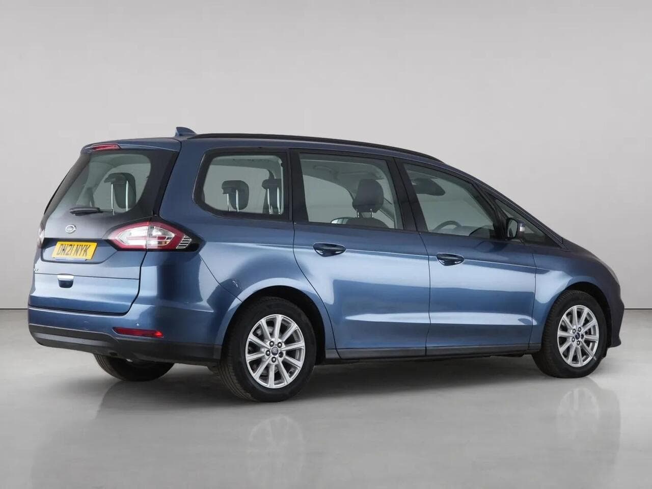 Ford Galaxy thumbnail Rear Right
