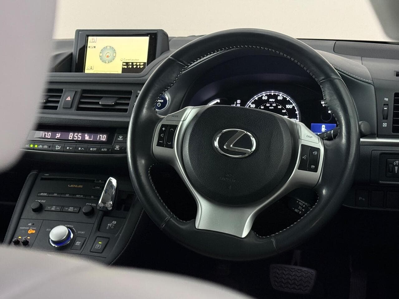 Lexus CT thumbnail Steering Wheel