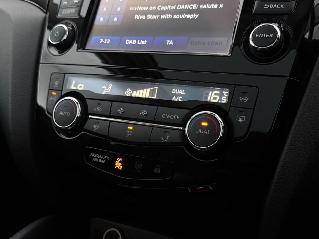 Nissan Qashqai thumbnail Infotainment System