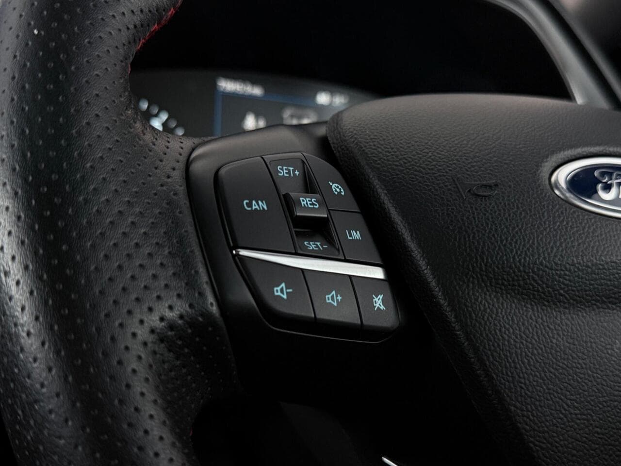Ford Focus thumbnail Misc Controls