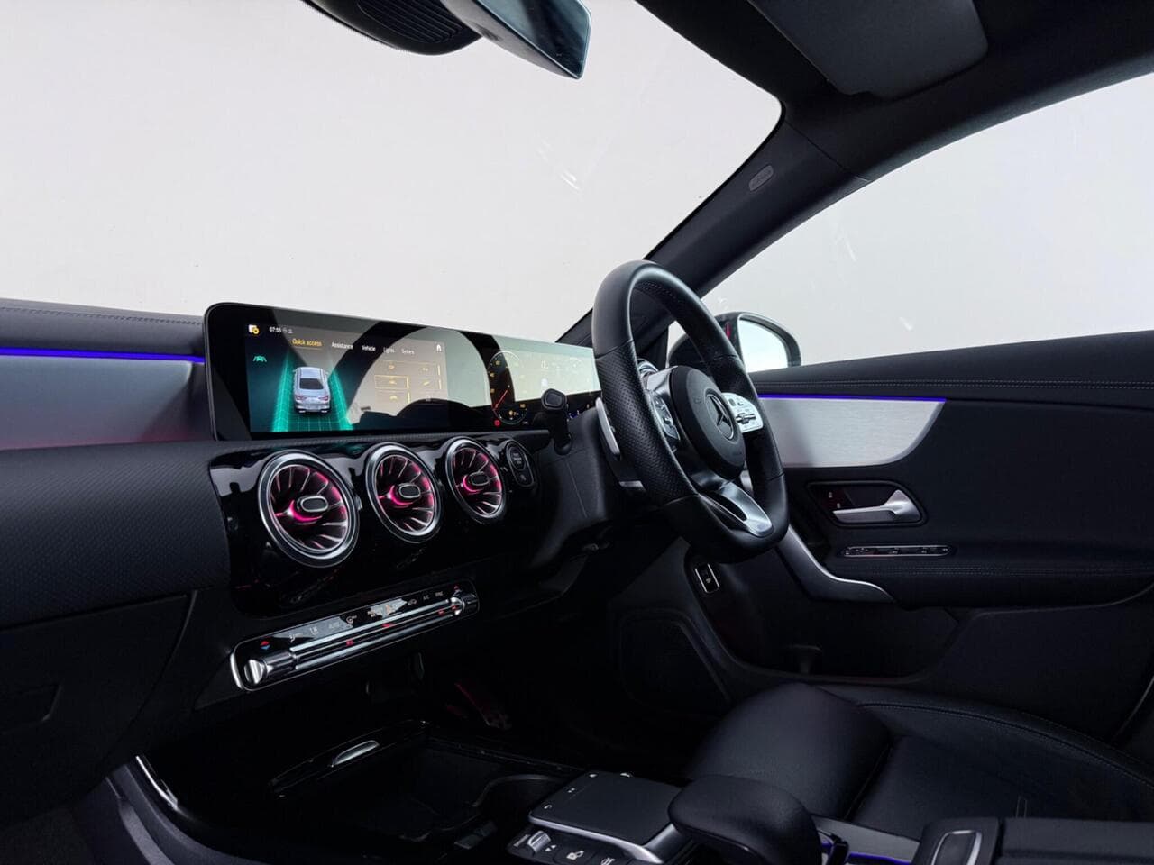 Mercedes-Benz CLA thumbnail Interior Front