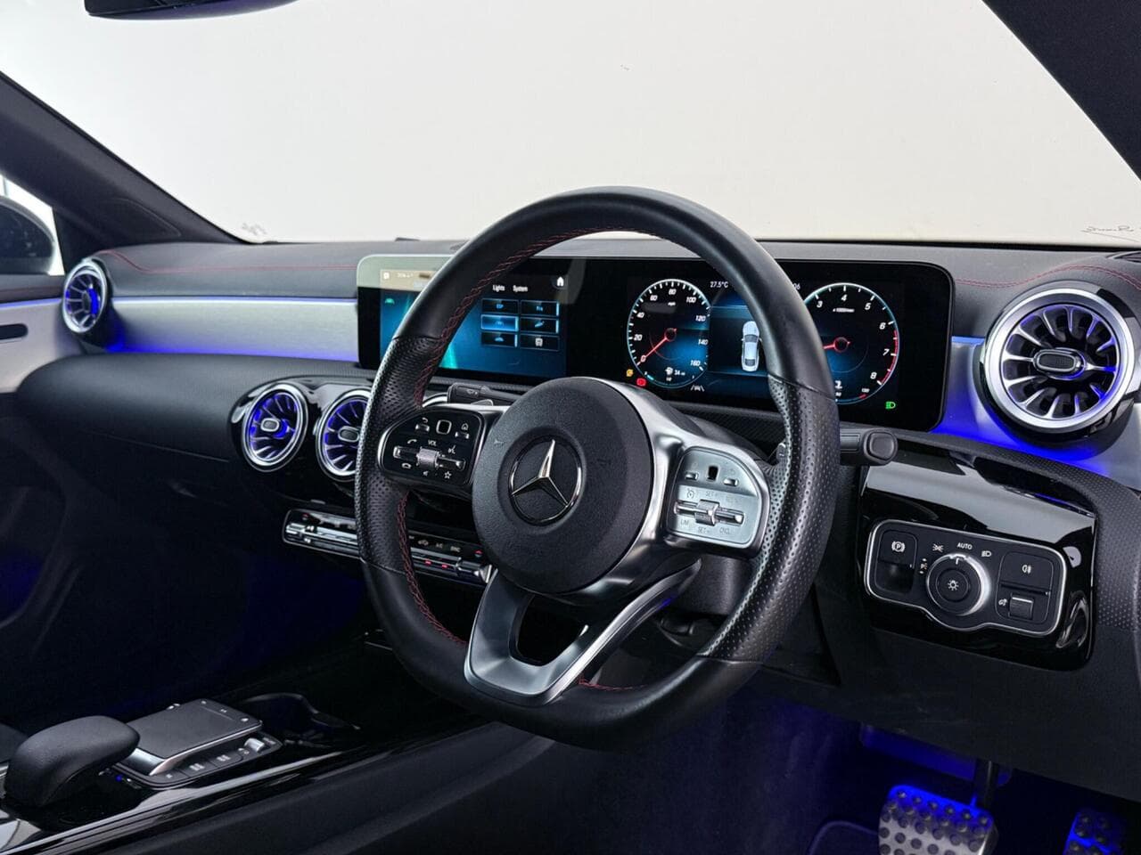 Mercedes-Benz CLA thumbnail Interior Front