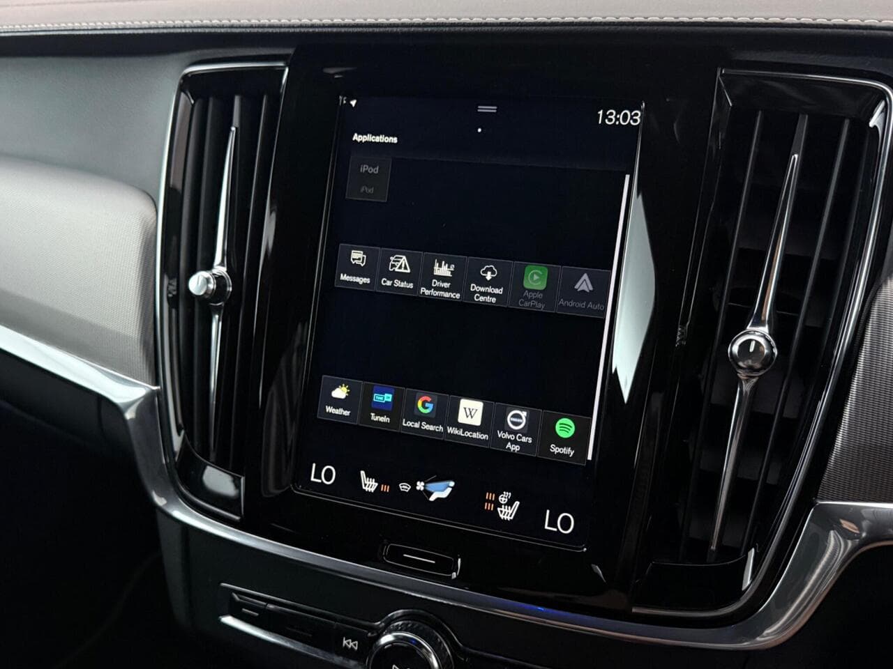 Volvo S90 thumbnail Infotainment System