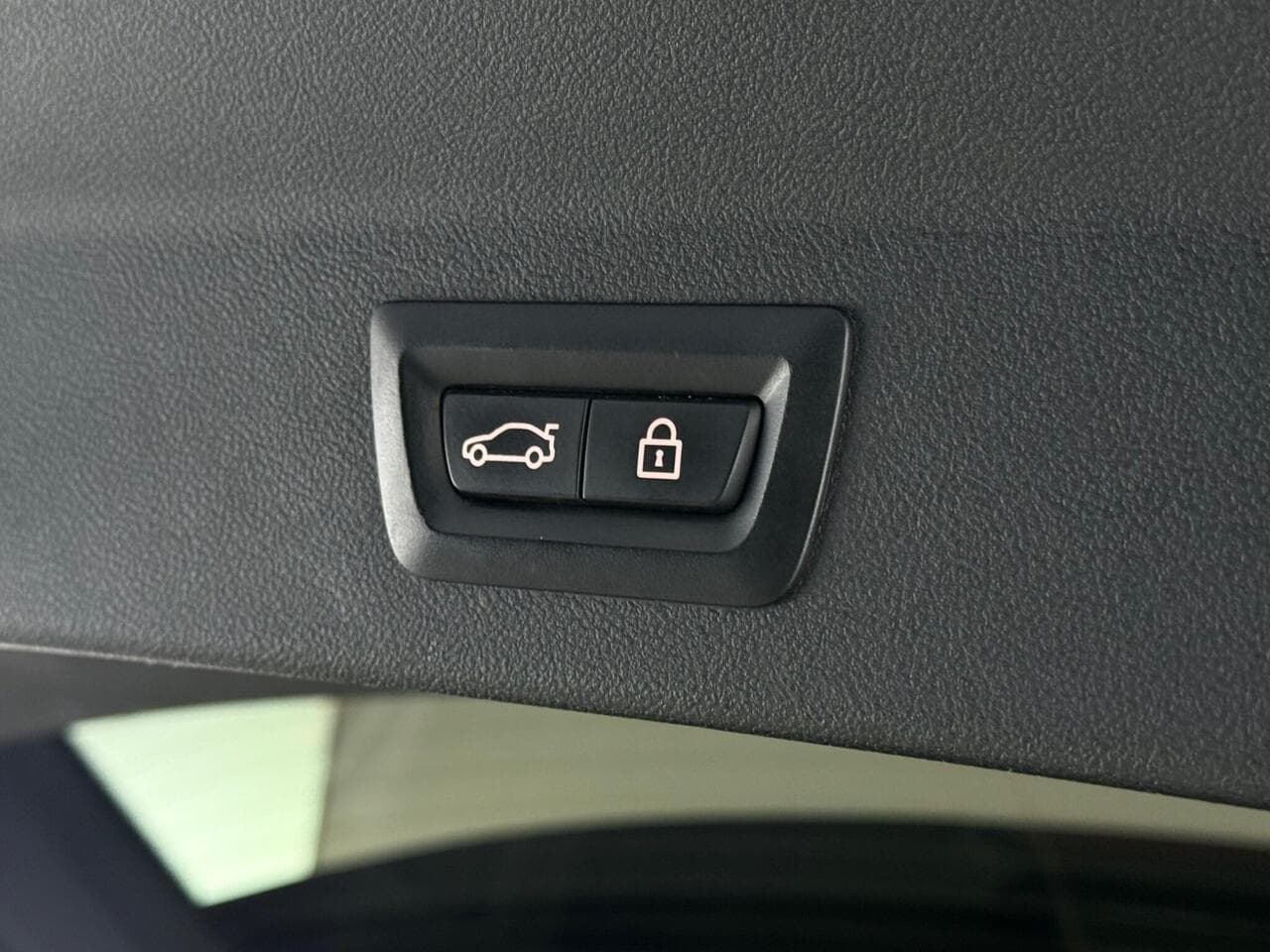 BMW iX3 thumbnail Misc Controls