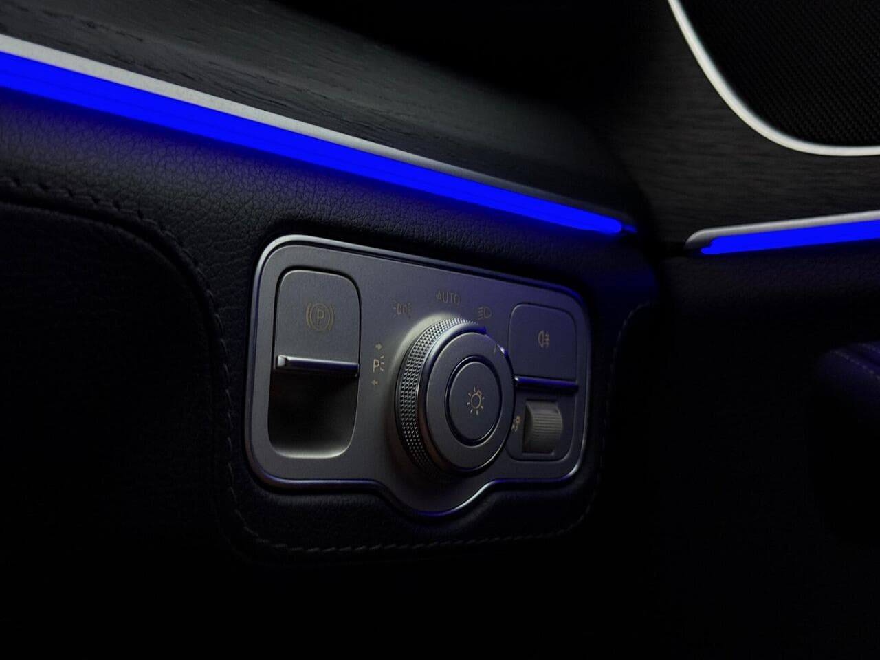 Mercedes-Benz GLE thumbnail Misc Controls