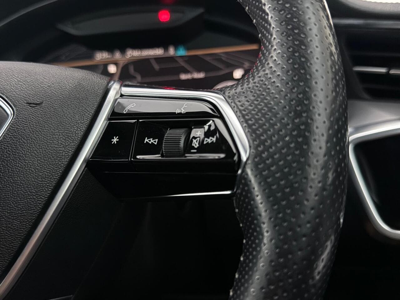 Audi A6 Saloon thumbnail Misc Controls