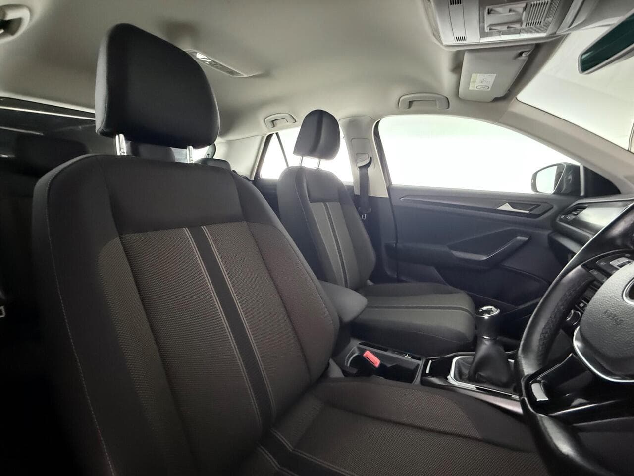 Volkswagen T-Roc thumbnail Seat Driver