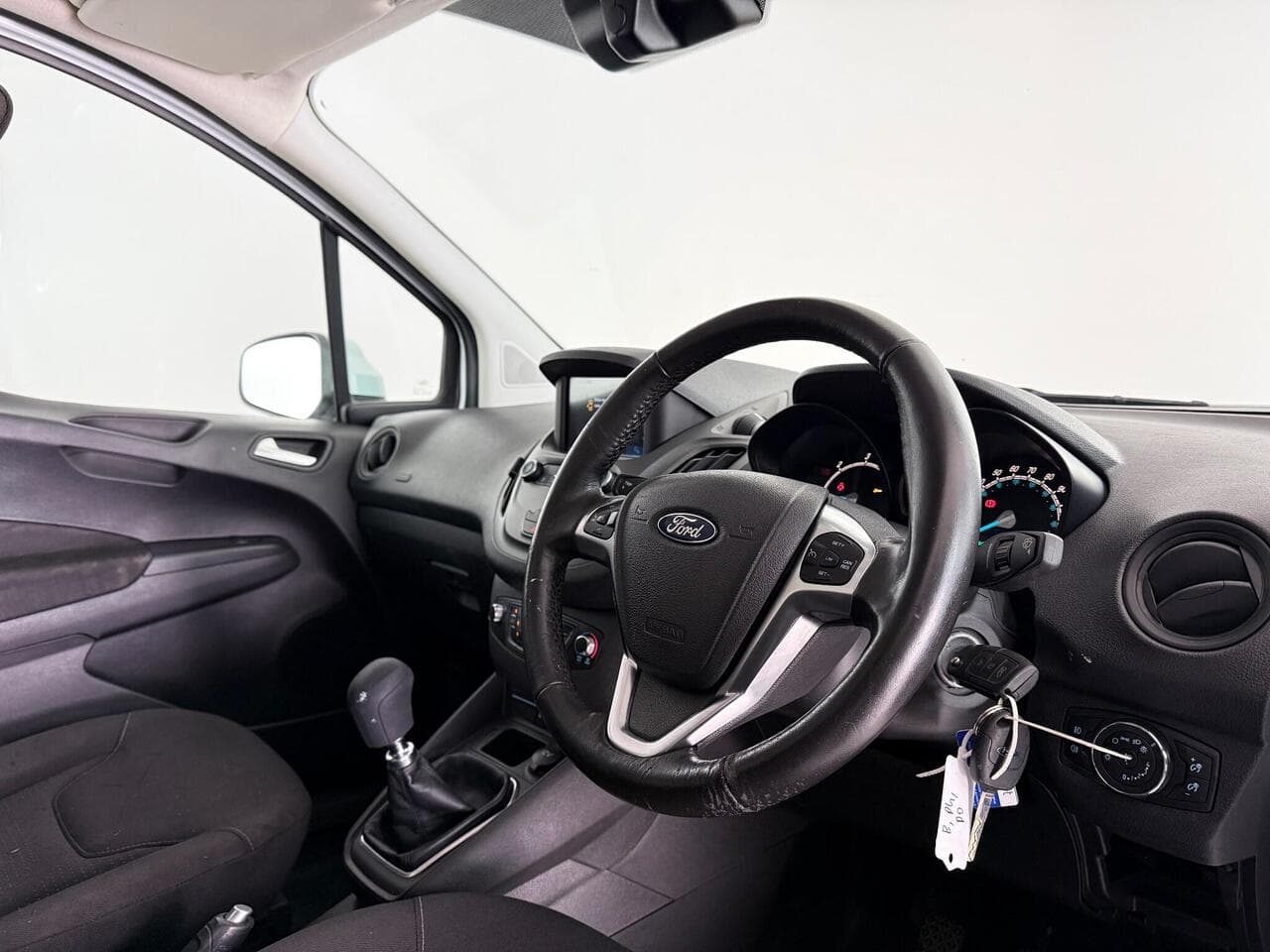 Ford Transit Courier thumbnail Interior Front
