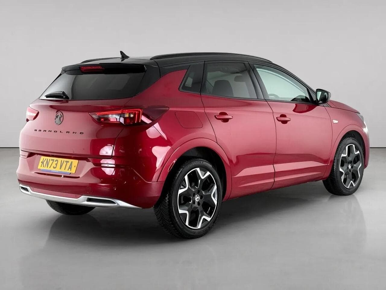 Vauxhall Grandland thumbnail Rear Right
