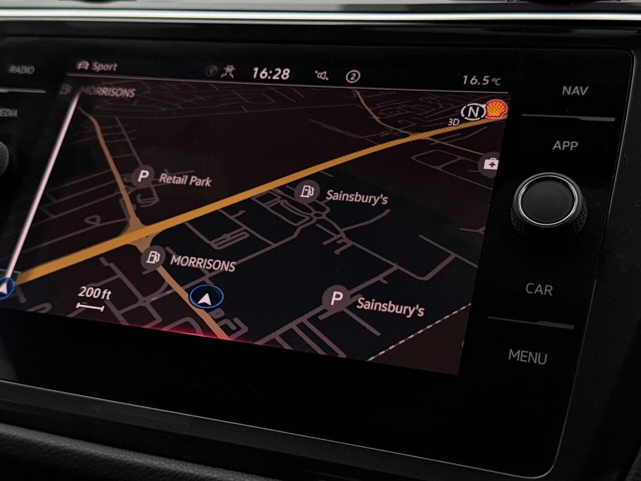 Volkswagen Tiguan thumbnail Infotainment System