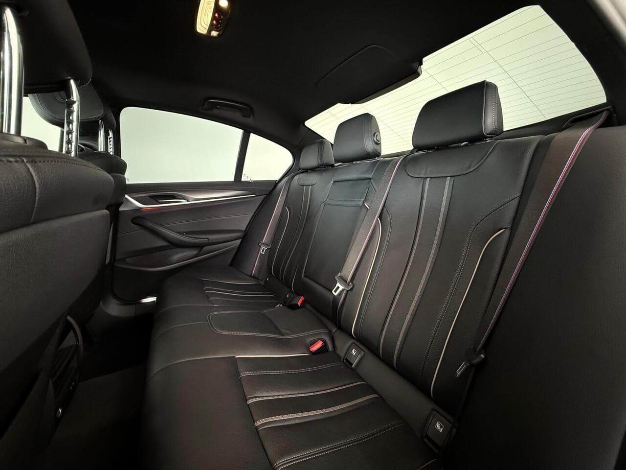 BMW 5 Series thumbnail Seats Rear