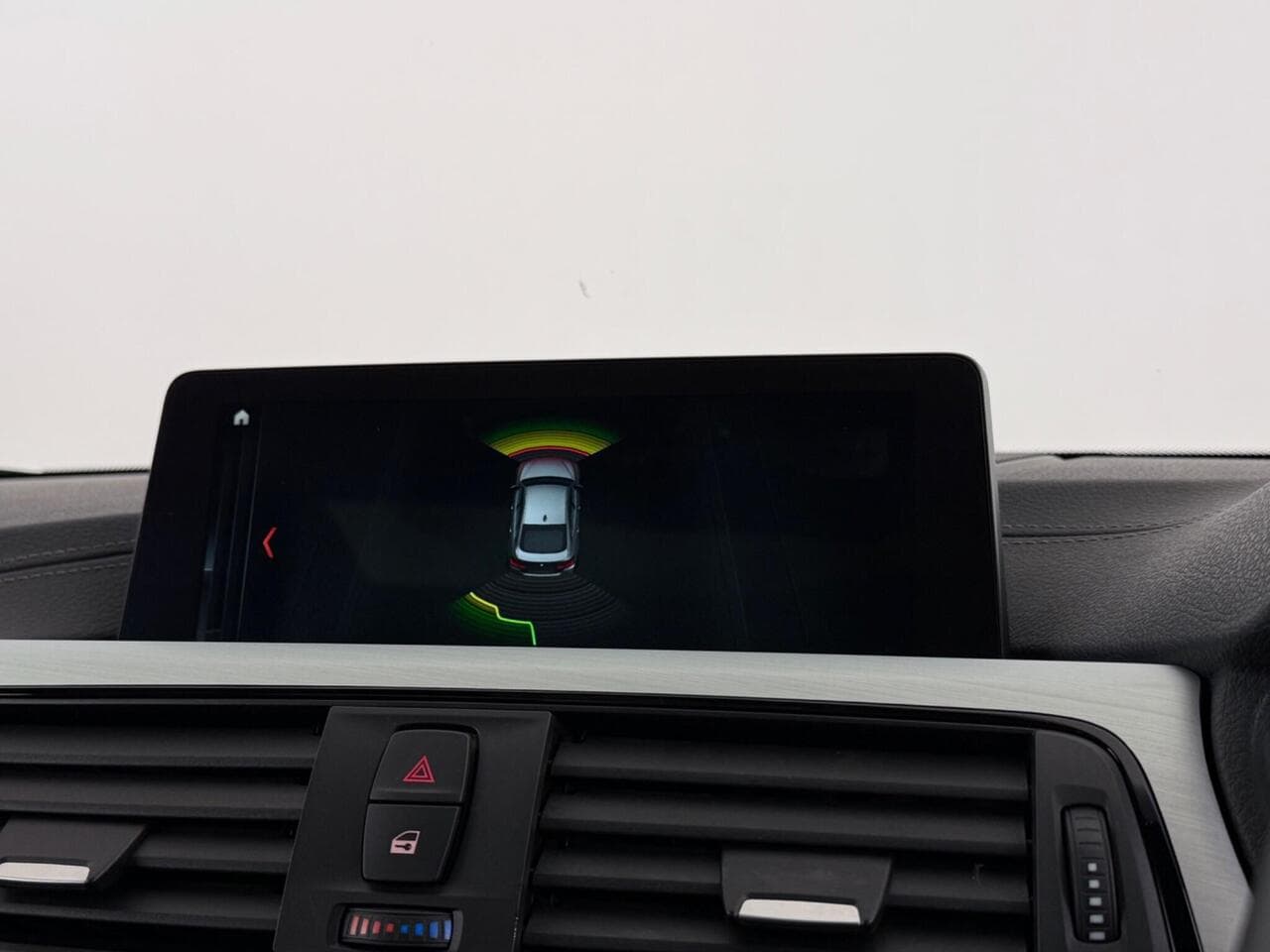 BMW 4 Series Gran Coupe thumbnail Infotainment System