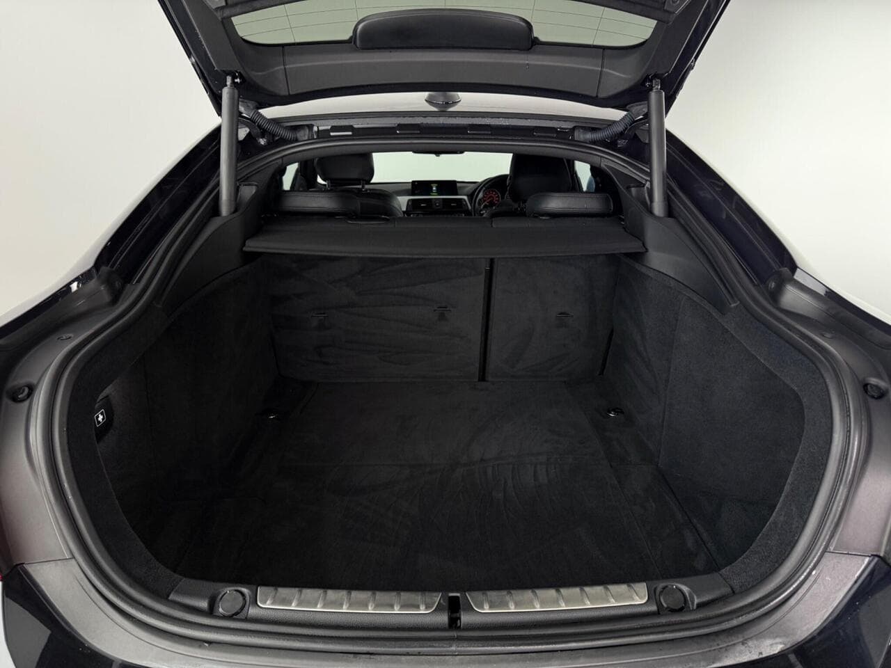 BMW 4 Series Gran Coupe thumbnail Boot