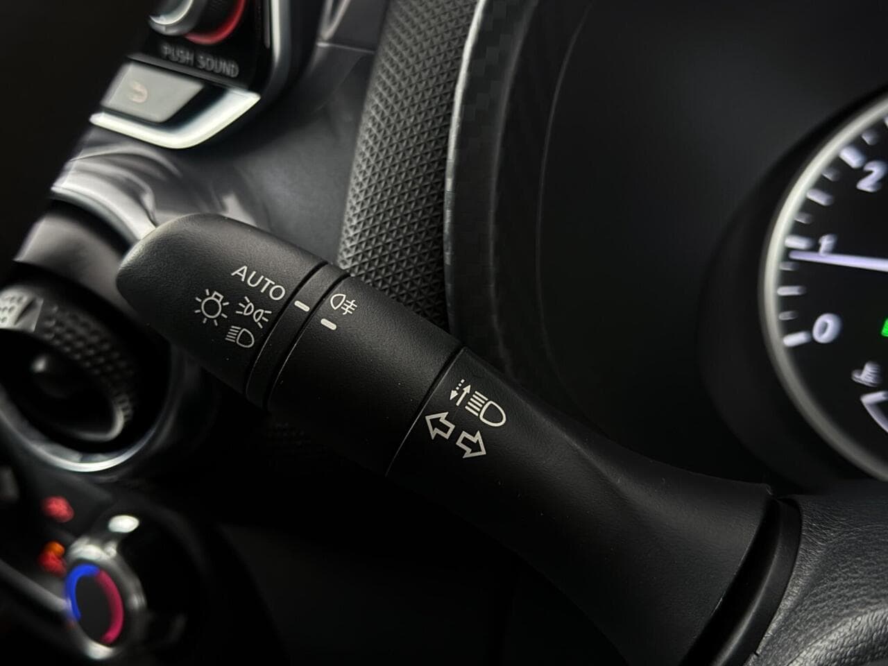 Nissan Juke thumbnail Misc Controls
