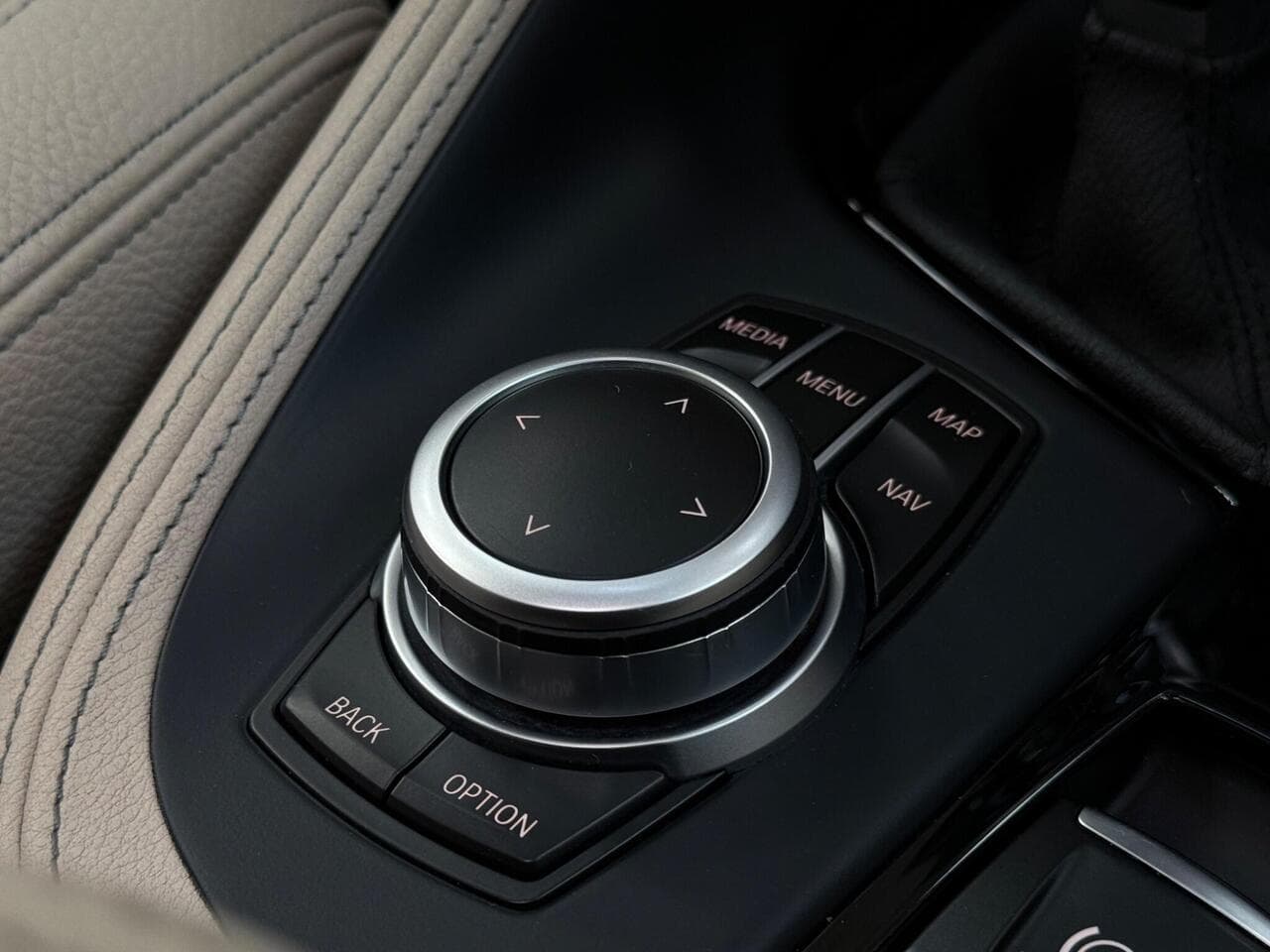 BMW X1 thumbnail Misc Controls